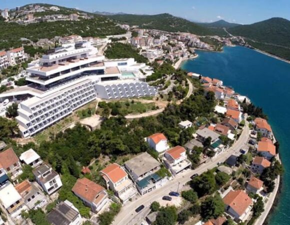 Hotel NEUM